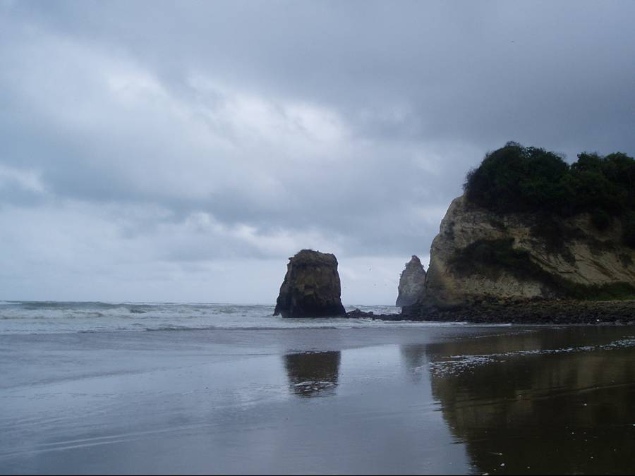 ecuador cruising guides